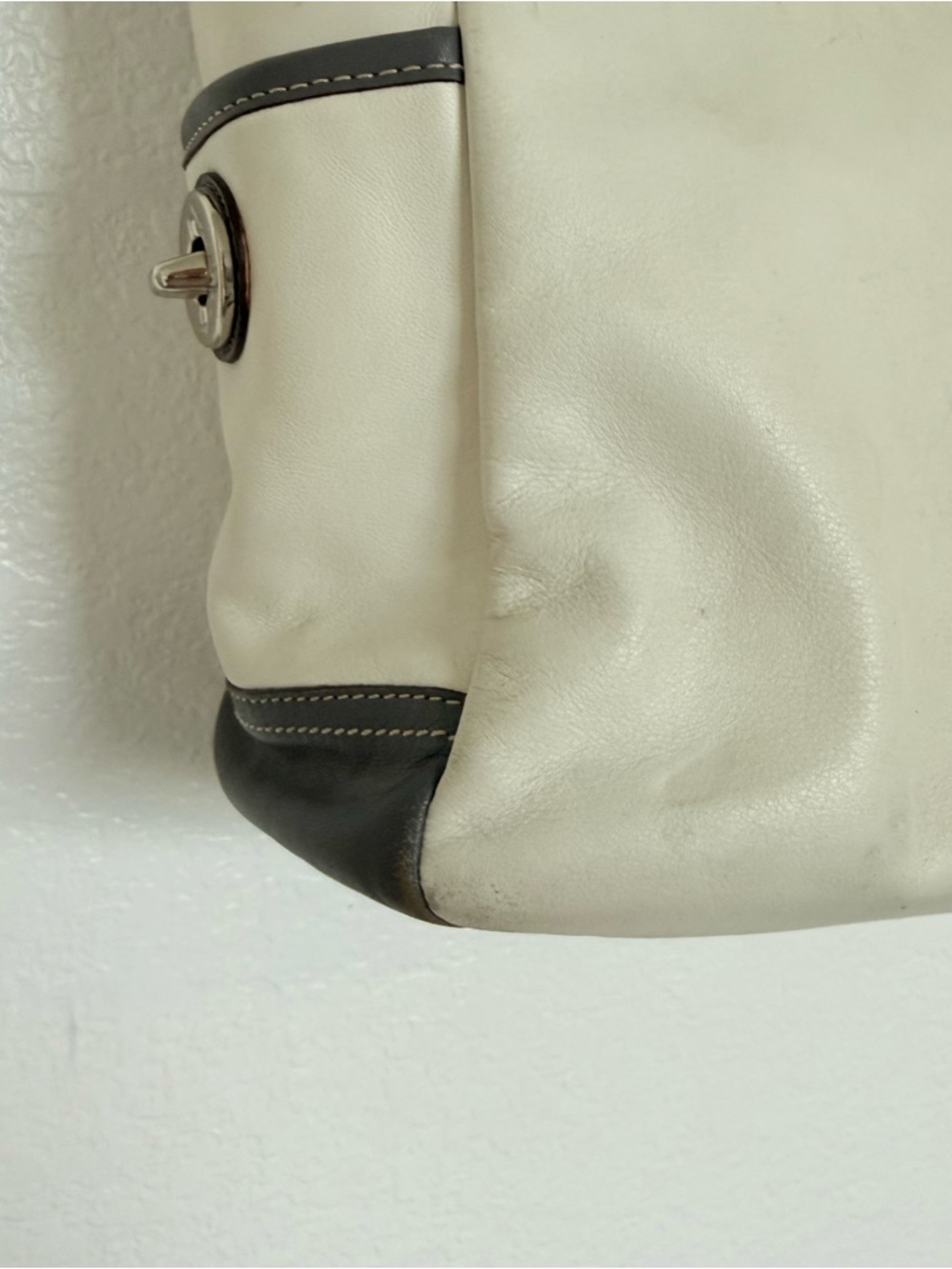 Coach F13759 East West Gallery Pleated Leather Shoulder Bag Cream Gray Tote - Picture 4 of 10